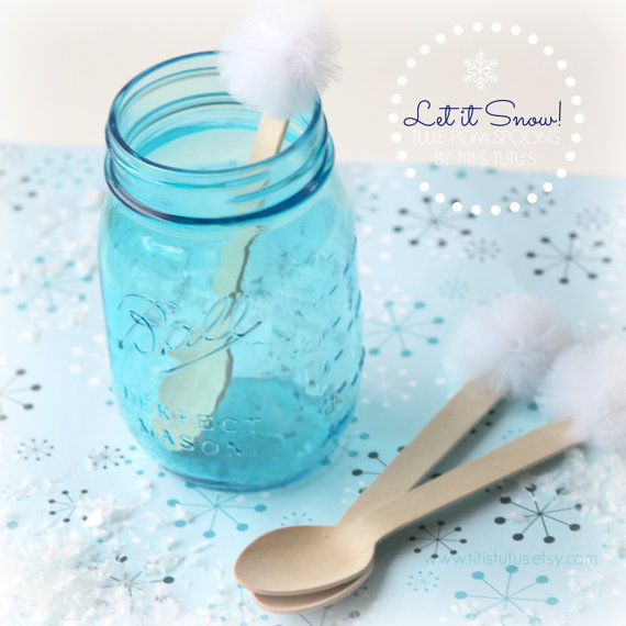 Cucchiaini con mini pom pom di tulle