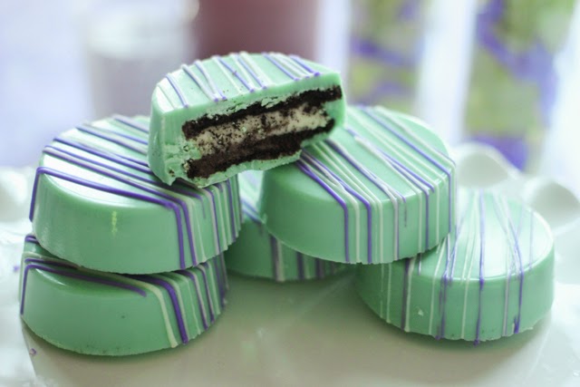 chocolate-covered-oreos-mint-green-stacked (1 of 1)