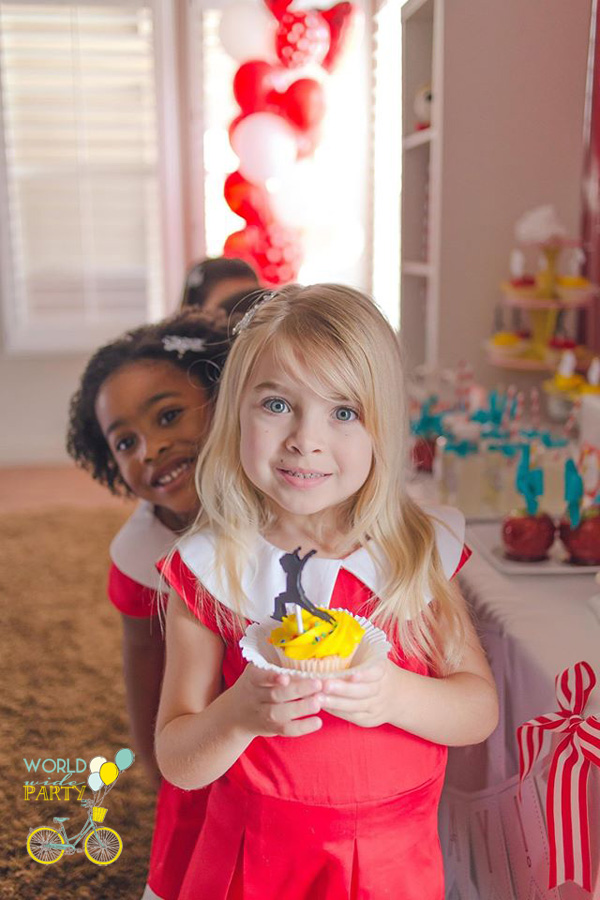 annie-party-toppers